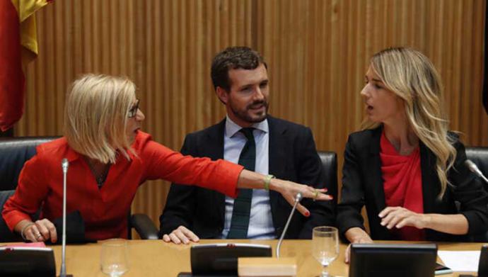 Rosa Díez, Pablo Casado y Cayetana Álvarez de Toledo en el acto del PP en Madrid. VÍCTOR J. BLANCO / GTRES 