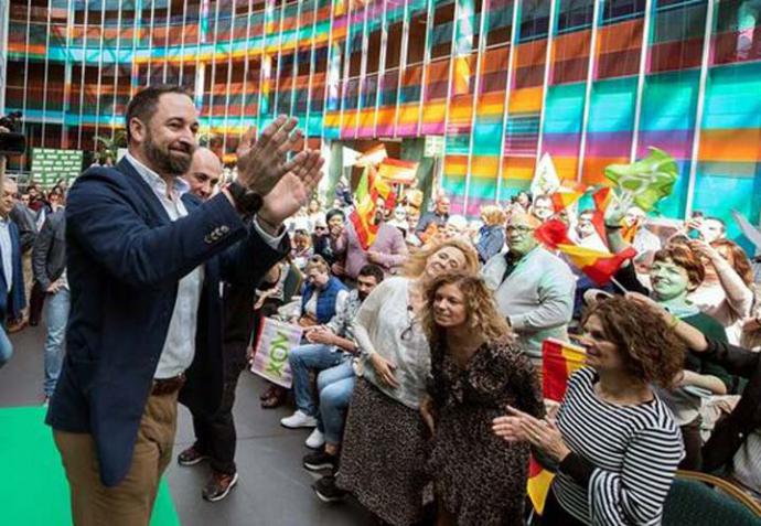 Abascal no llena auditorios en su 'patria chica' el día de su cumpleaños