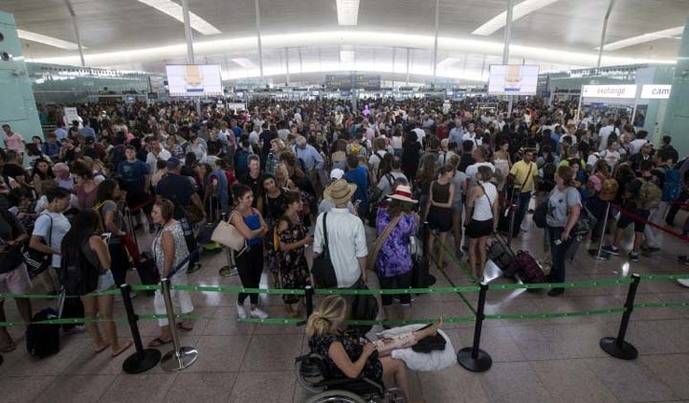 Los trabajadores de Eulen en El Prat irán a la huelga indefinida tras rechazar por segunda vez el acuerdo