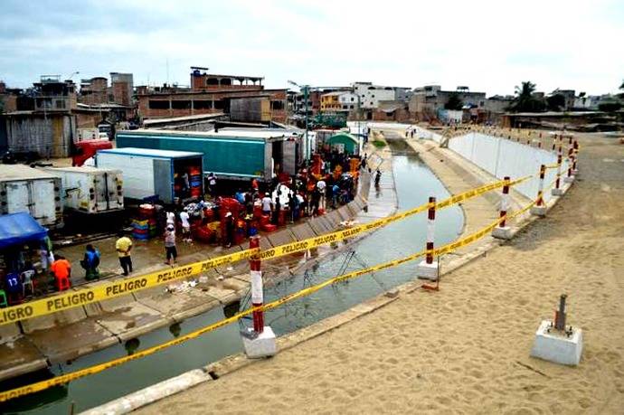 Ecuador suspende construcción de muro fronterizo con Perú