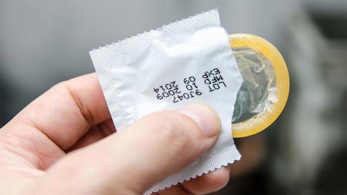 Sanidad lanza una campaña para fomentar el uso de preservativos entre jóvenes