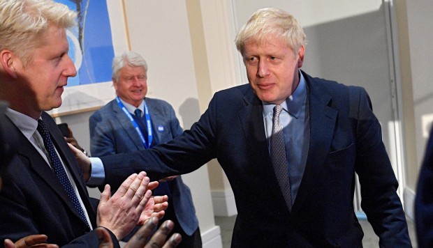 Boris Johnson parte como favorito para suceder a May