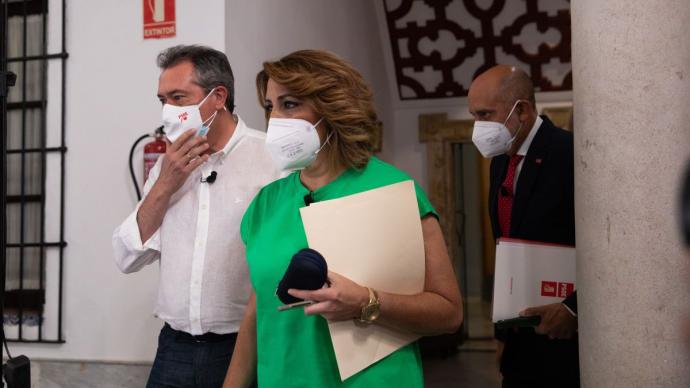 Susana Díaz, Juan Espadas y Luis Ángel Hierro en el momento del debate de primarias del PSOE andaluz. María José López / Europa Press