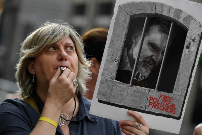 Tribunal Supremo condena a entre 9 y 13 años de cárcel a nueve líderes catalanes