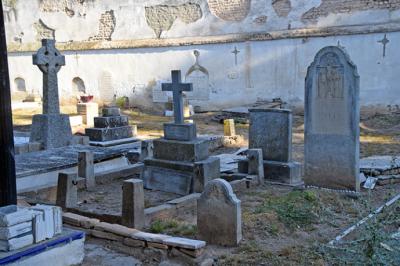 Ejemplo de civismo, una asociación rescata el Cementerio de los Ingleses de la ruina y el olvido