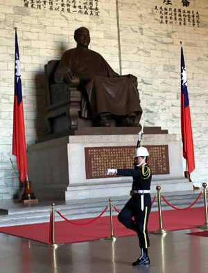 Una hoja verde que se mece entre China y Estados Unidos