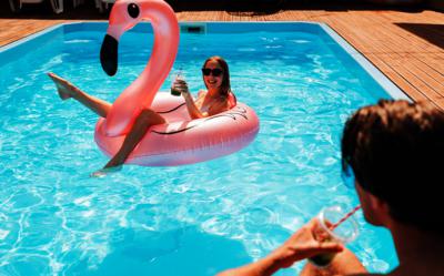 Aspectos esenciales para construir una piscina de obra adaptada a cada espacio