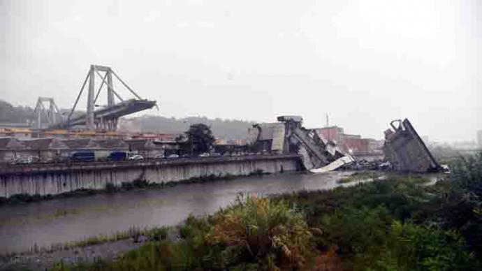 Derrumbe de un puente en Génova deja más de 30 muertos