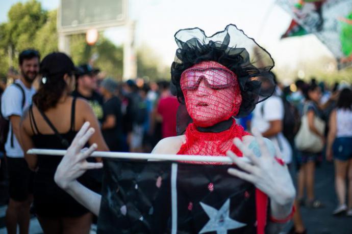 CHILE: Foto-reportaje del noveno viernes en Plaza de la Dignidad, ex Plaza Italia