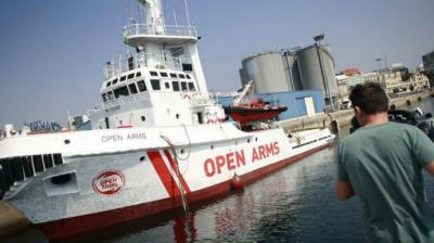 España bloquea la salida del buque de rescate de migrantes Open Arms