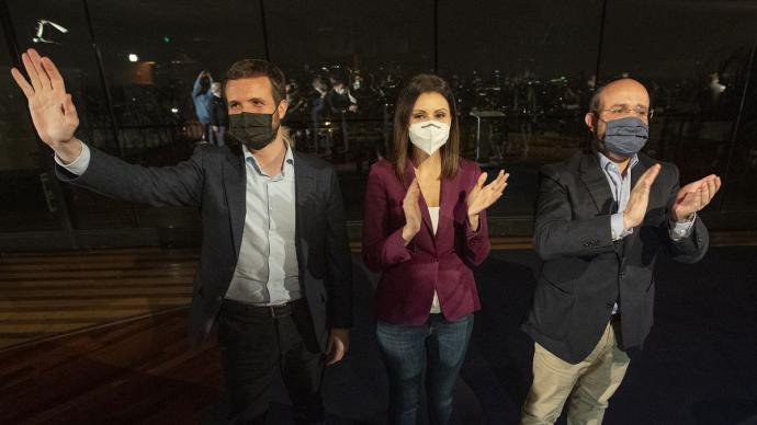 Pablo Casado, Lorena Roldán y Alejandro Fernández, el viernes, en Barcelona. PP