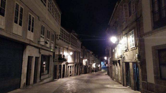 Imagen de la Rúa de San Pedro de Santiago de Compostela, en medio del estado de alarma Archivo