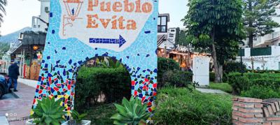 La capital, a rebosar de turistas y de gente para ver la procesión del Cautivo 