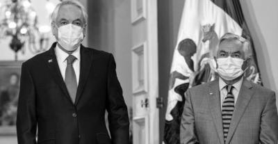 El presidente de Chile, Sebastián Piñera (izquierda), junto al nuevo ministro de Salud, Enrique Paris. 