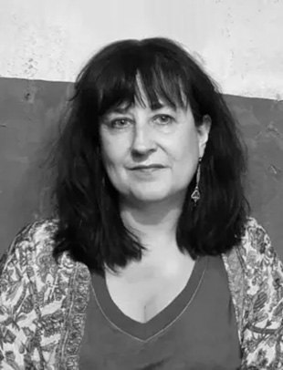 Eva Cosculluela, Autora Del Libro “El Club De Las Modernas”