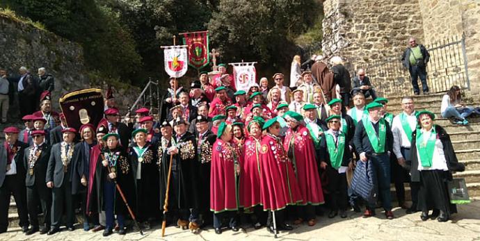 Las Cofradías Gastronómicas de Cantabria acudieron al Monasterio de Santo Toribio a ganar el Jubileo
