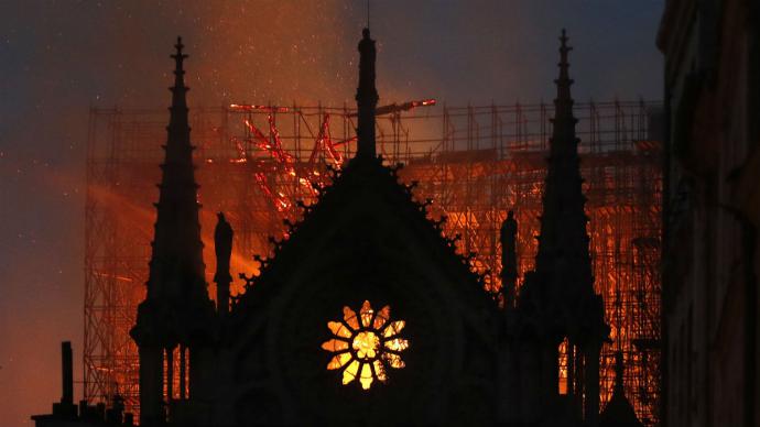 Notre-Dame de París un edificio emblemático de Francia