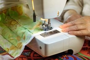 La máquina de coser renace con fuerza en estos tiempos de crisis