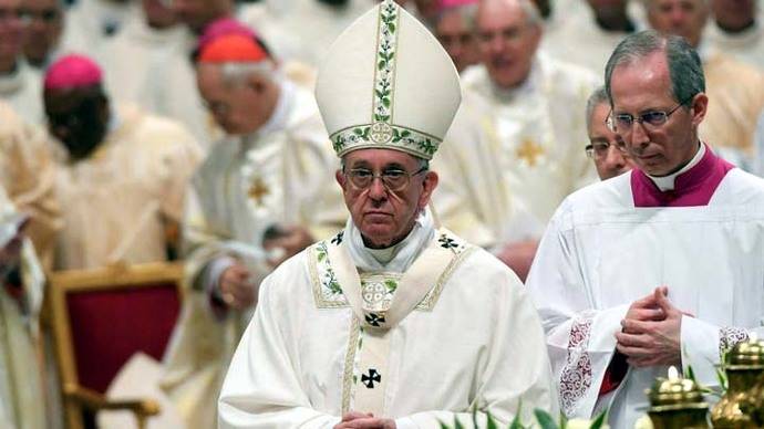 Papa denuncia la corrupción que 'crucifica' la dignidad de las personas