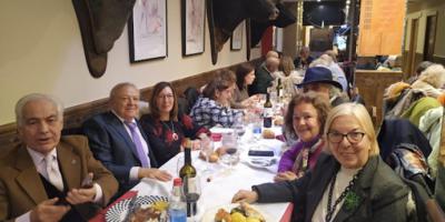 La Agrupación Española de Acuarelistas, AEDA, celebra la Navidad con su encuentro anual en la mesa