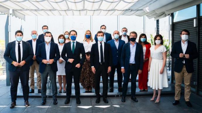 Foto de familia del Comité Ejecutivo Nacional del PP reunido este miércoles en Madrid. PP