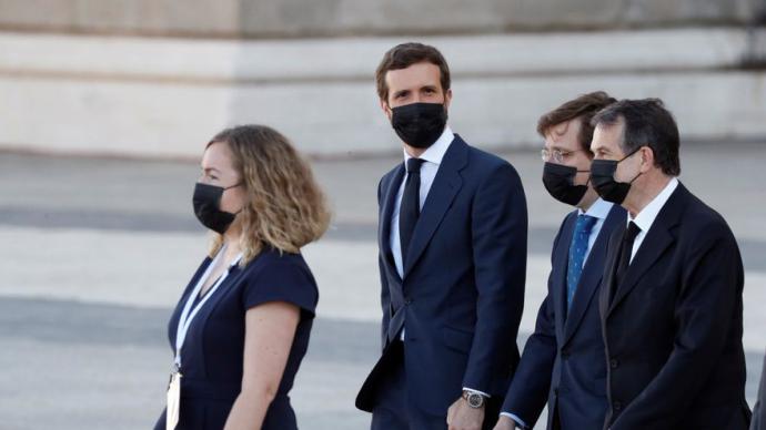 Casado lleva su oposición a Sánchez al homenaje de Estado a las víctimas: 'No sabemos el número real de fallecidos'