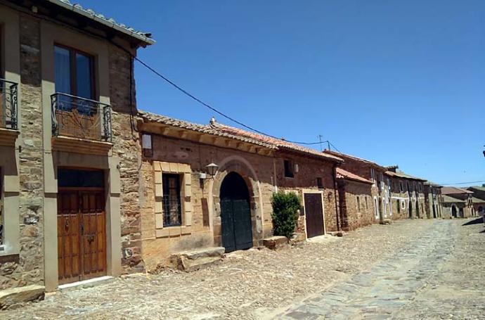 Castrillo de los Polvazares, bello pueblo de la provincia de León