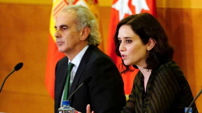 El consejero de Sanidad de la Comunidad de Madrid, Enrique Ruiz Escudero, y la presidenta madrileña, Isabel Díaz Ayuso.