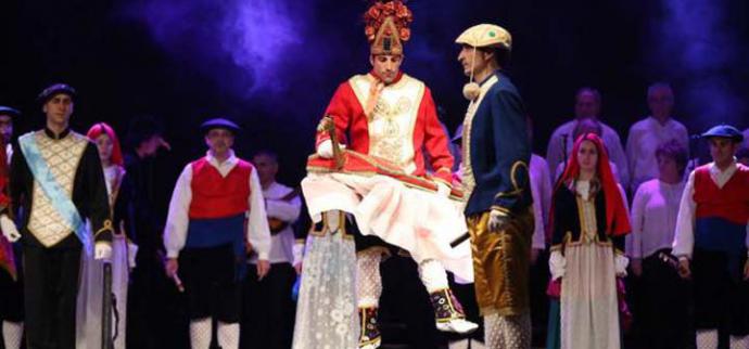 El grupo de danzas Beti Jai Alai celebra sus 50 años de trayectoria en el Teatro Arriaga de Bilbao