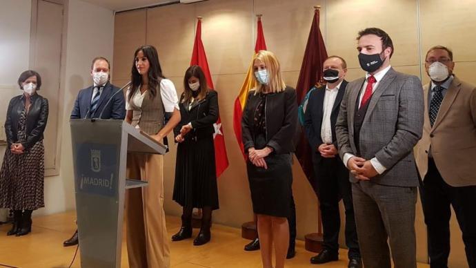 La vicealcaldesa Begoña Villacís con los diez concejales de Ciudadanos.