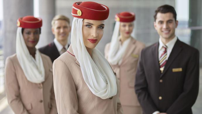 Emirates busca 3.000 tripulantes de cabina y 500 empleados aeroportuarios