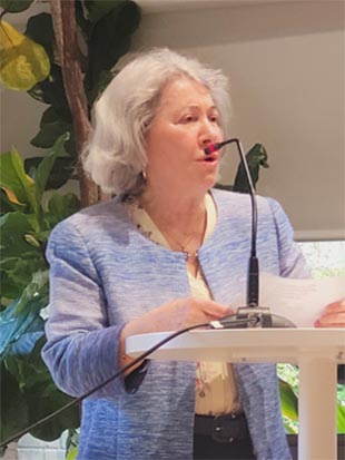 Ángela Reyes, autora del libro de versos “Regreso a ti”, editado por Cuadernos del Laberinto