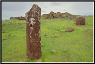 Moai del Ahu Tahirá en Rapa nui