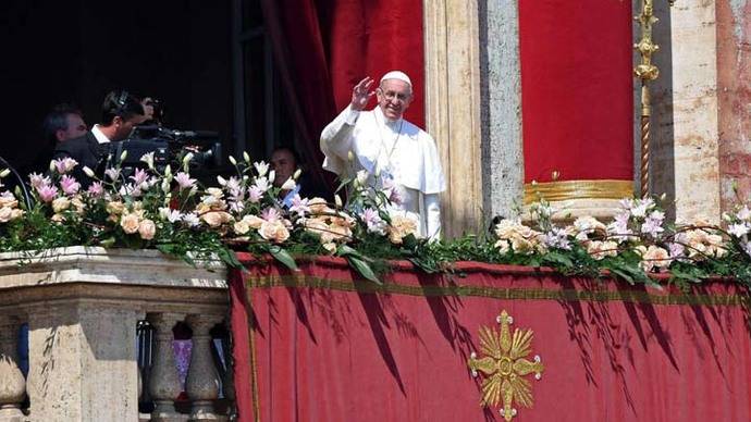 Papa recordó el drama de guerras y de la inmigración en mensaje de Pascua
