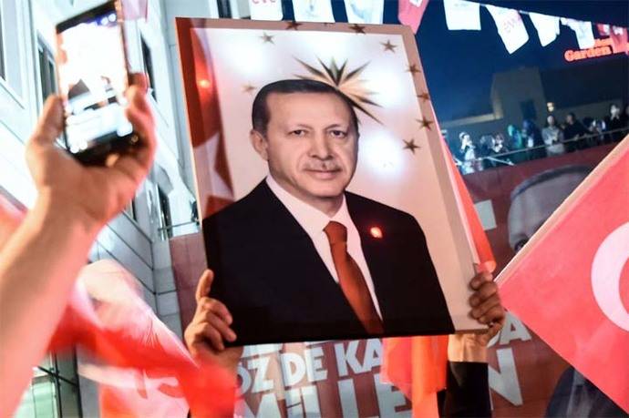 El Sí gana en referendo con el que Erdogan se vuelve aún más poderoso en Turquía