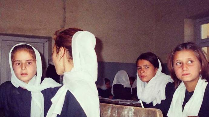 iñas en una escuela de Naciones Unidas, Afganistán. 2006 Olga Rodríguez