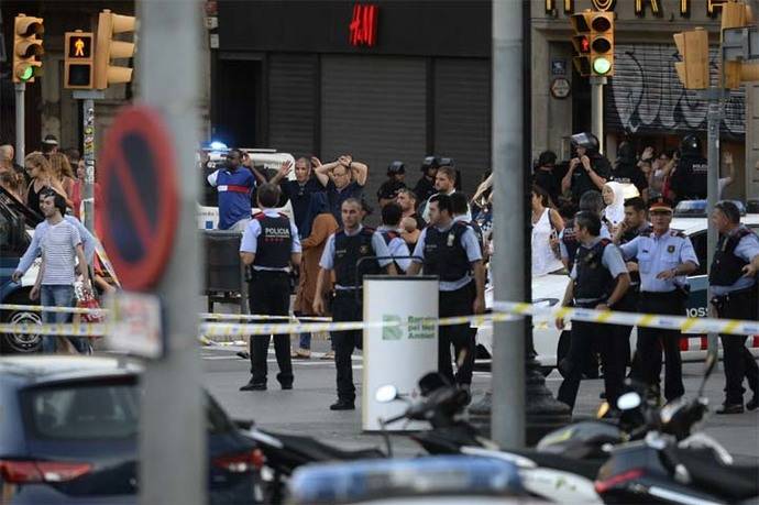13 muertos y 50 heridos deja ataque terrorista en Barcelona