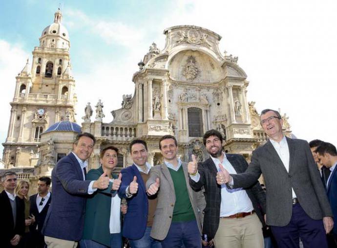 Casado, la semana pasada, en la presentación de los candidatos en Murcia. FLICKR PP