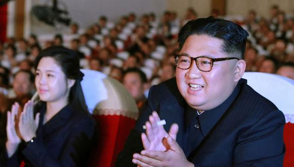 Kim Jong-un y su mujer en el Teatro de las Artes de Mansudae, en la capital norcoreana. 