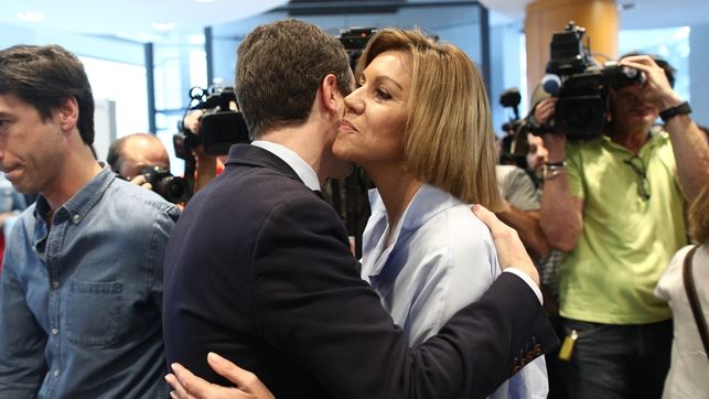 Cospedal y Casado, al comienzo de la campaña de las primarias.