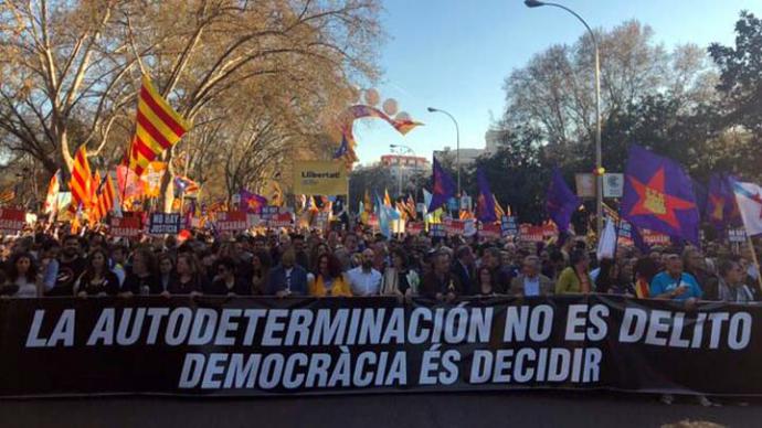 Miles de personas claman en Madrid contra el juicio del procés y por la libertad de los presos independentistas