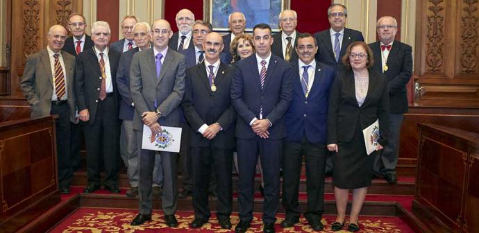 El Ayuntamiento de Santa Cruz de Tenerife acoge la entrega de premios de la Academia de Medicina