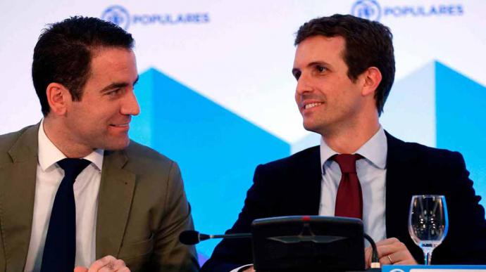 Egea (i) junto a Casado