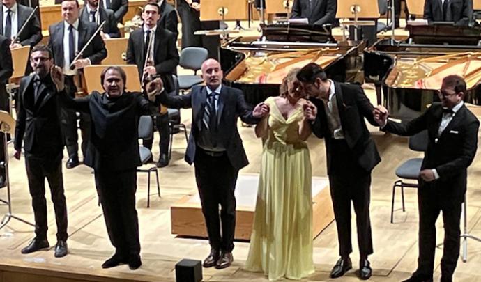 “Carmina Burana”, 400 Voces En El Coro, Junto A La Orques Filarmonía De Madrid, Dirigida Por Pascual Osa