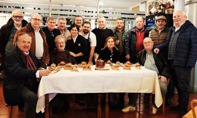 La Cofradía de los Cocidos de Cantabria acude a votar al Restaurante La Pradera