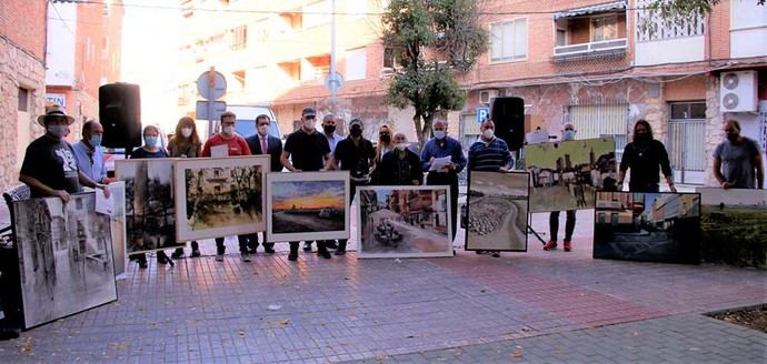 Los artistas premiados posando para la 'foto de familia'...