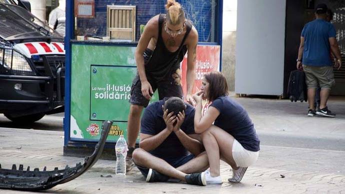 El mundo reacciona y se solidariza con Barcelona tras atentado terrorista