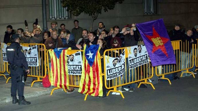 Resultado electoral abierto aboca a pactos políticos complejos en Cataluña