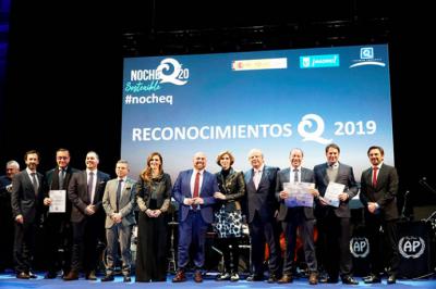 La Generalitat Valenciana, Sanxenxo, la Cueva de Nerja y el Restaurante Timón de Roche, Premios Q