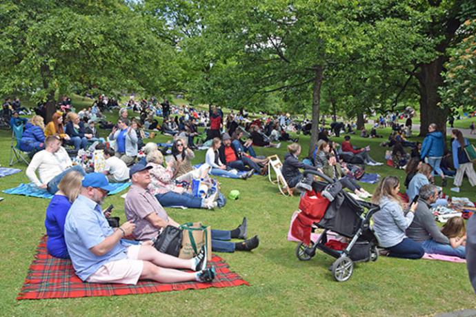 En el Parque Princes Street Gardens de Edinburgo, se celebró el concierto de música de la Banda Royal Marine